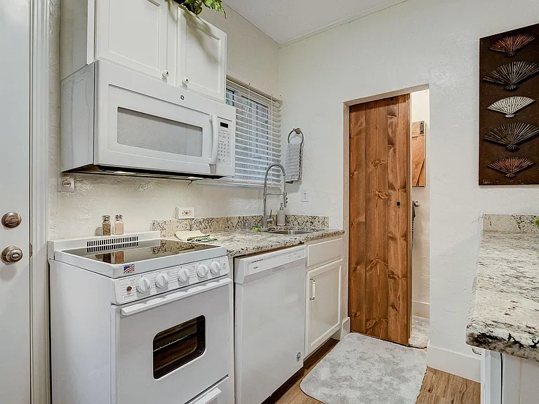 3916 Vegas Dr #1-A — Photo 7