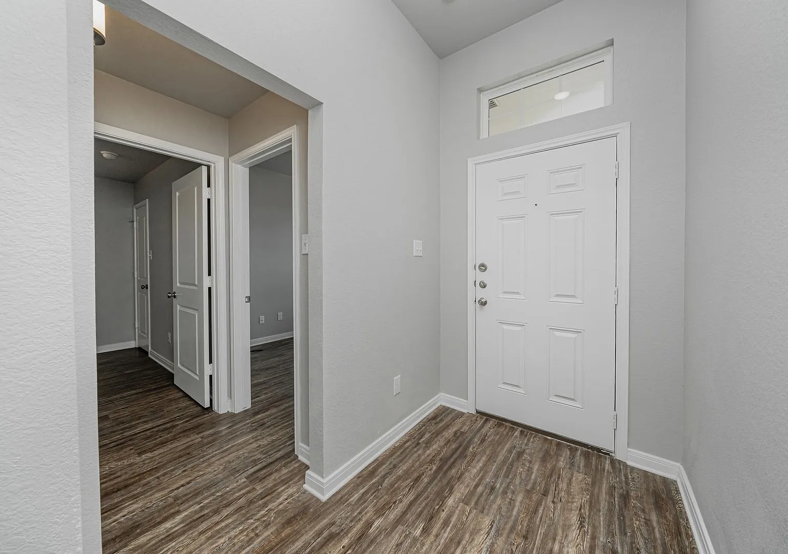Bright & Cozy Home — Photo 3