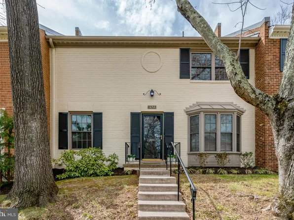 8523 Lakinhurst Ln, Springfield, VA 22152