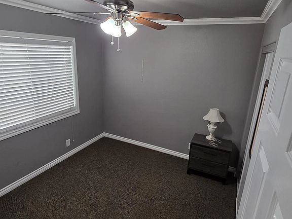 5th image of 880 Friendly Cir