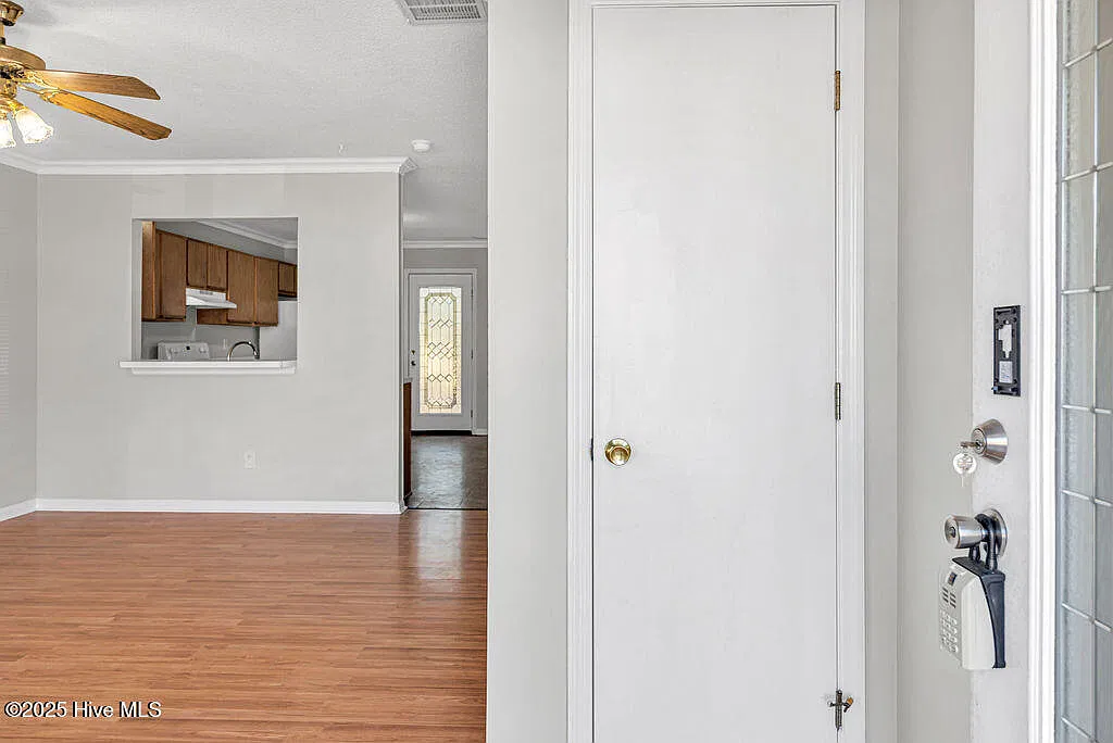 1136 Pueblo Dr — Photo 3