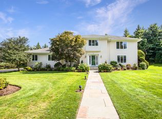 18 Gatehouse Rd, Scarsdale, NY 10583