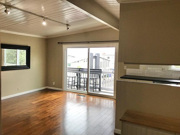 4th image of 200 Marine Ave