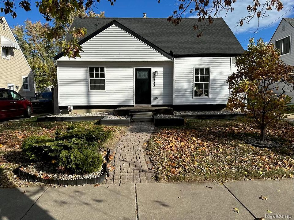 1st image of 25216 Hayes Rd