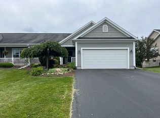 3775 Pegasus Cir, Syracuse, NY 13209