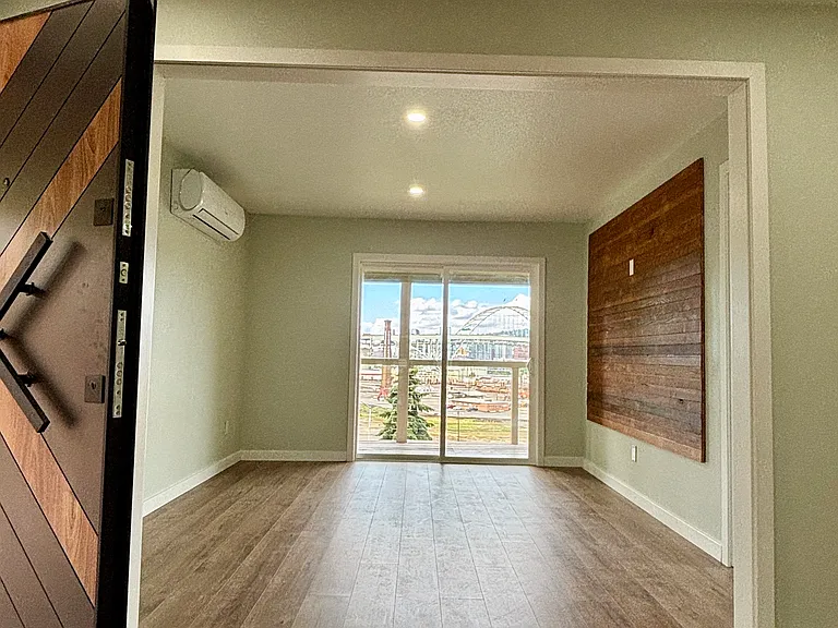 3265 N Interstate Ave #2 — Photo 6