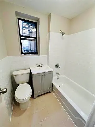 50 Reservoir Ave #302 — Photo 4