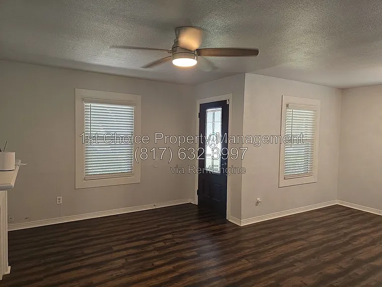 3241 Sandage Ave — Photo 4