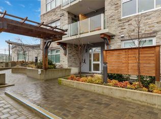 916 Lyall St #204, Esquimalt, BC