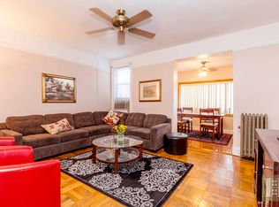 2422 33rd St, Astoria, NY 11102