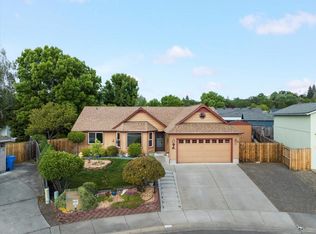 15 Hummingbird Ct, Eagle Pt, OR 97524