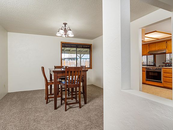 3rd image of 540 Golf View Dr