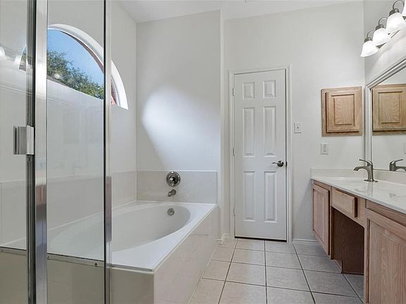 3rd image of 2500 Cypress Point Dr