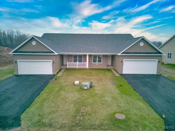 8195 Rachel Ct, Baldwinsville, NY 13027