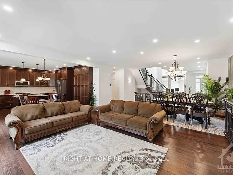 546 Peerless St — Photo 8