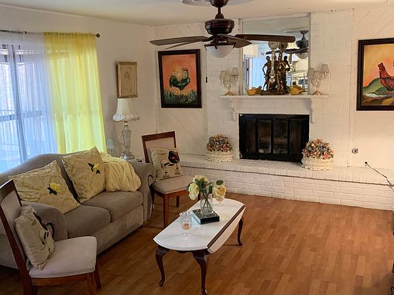 3rd image of 144 Masquerade Ln