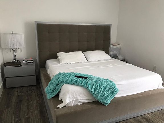 5th image of 7933 West Dr APT 921