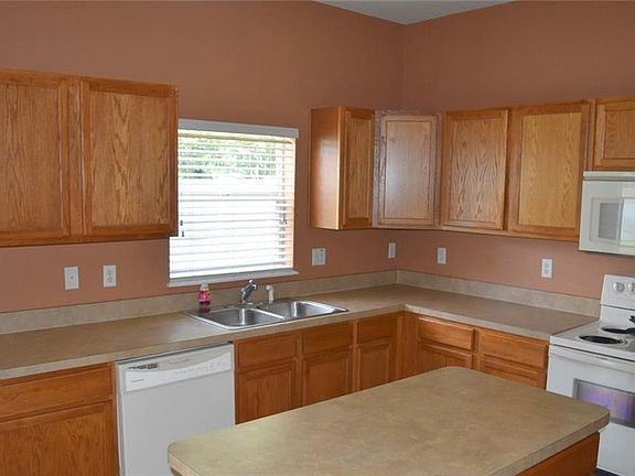 5th image of 3212 Azalea Blossom Dr