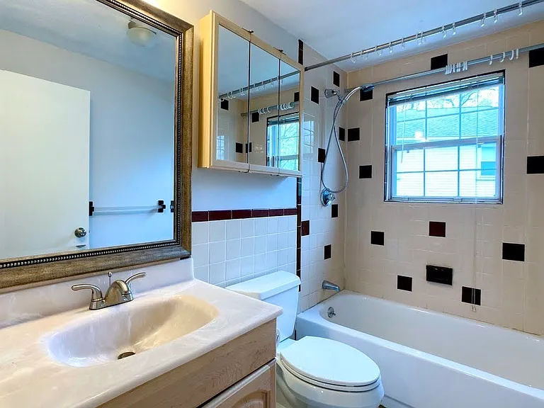 25 Columbia Ave #25 — Photo 18