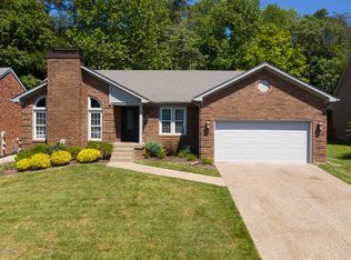 4019 Saratoga Woods Dr, Louisville, KY 40299
