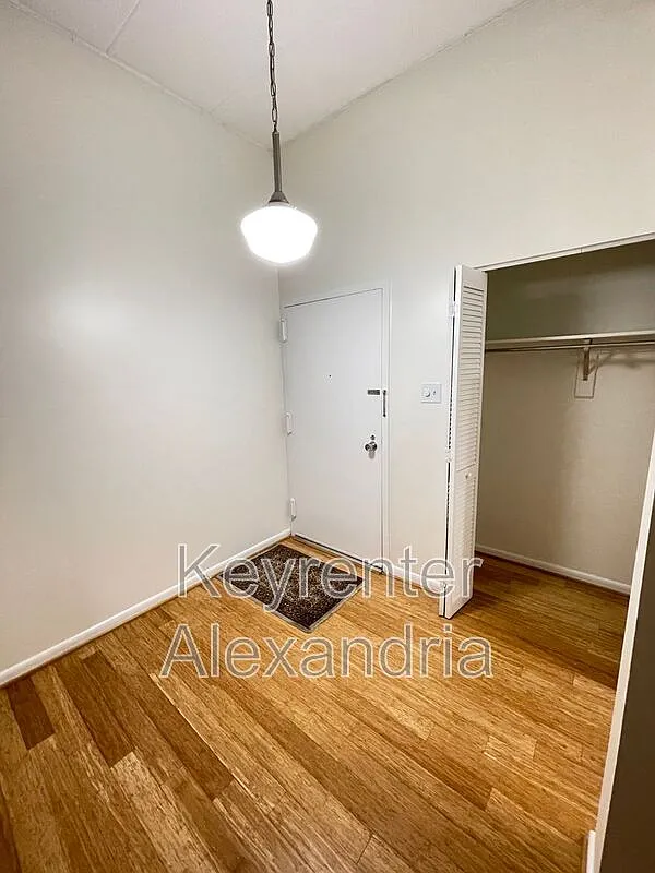 2 bed, 1.0 bath, 1110 sqft, $3,200 — Photo 4