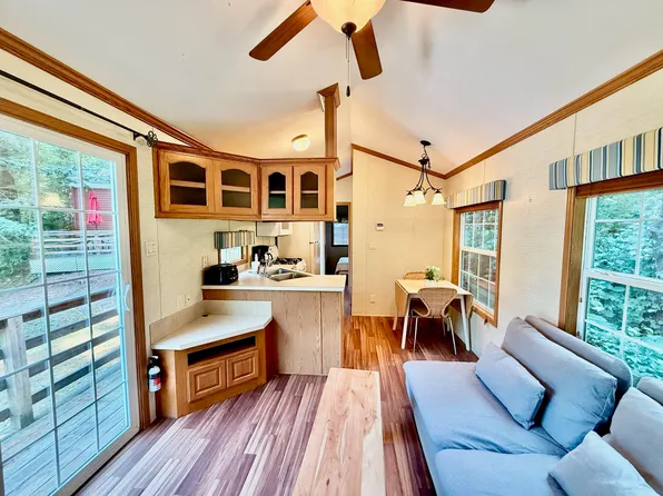 176 Thomas B Landers #32, East Falmouth, MA 02536