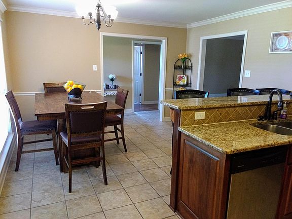 3rd image of 904 Mesquite Trl
