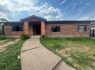 205 Sunset Loop, Laredo, TX 78046