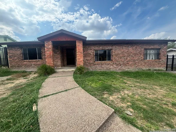 205 Sunset Loop, Laredo, TX 78046