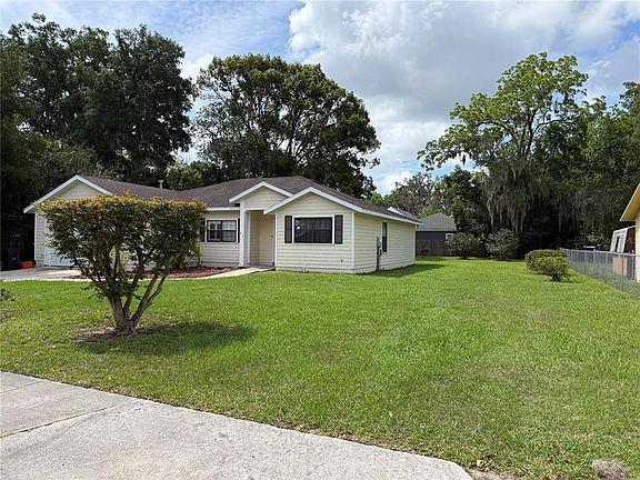 3rd image of 821 NW 7TH AVENUE
