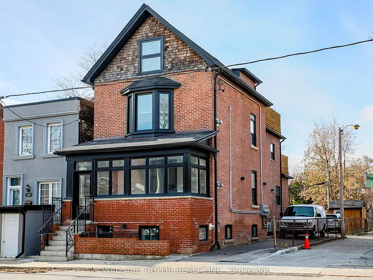 148 Carlaw Ave #UPPER — Photo 2