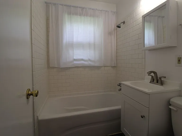 2722 W 76th St — Photo 17