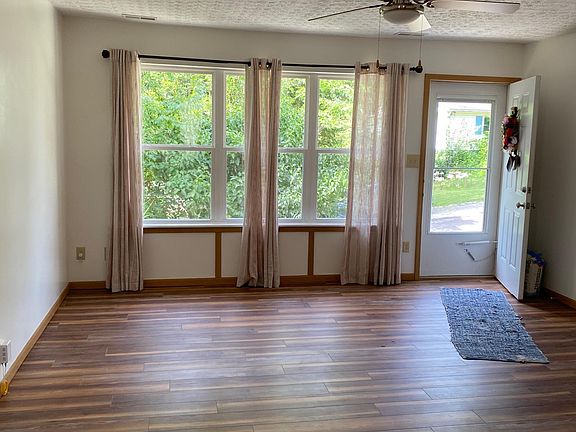 2nd image of 350 Leonard Dr