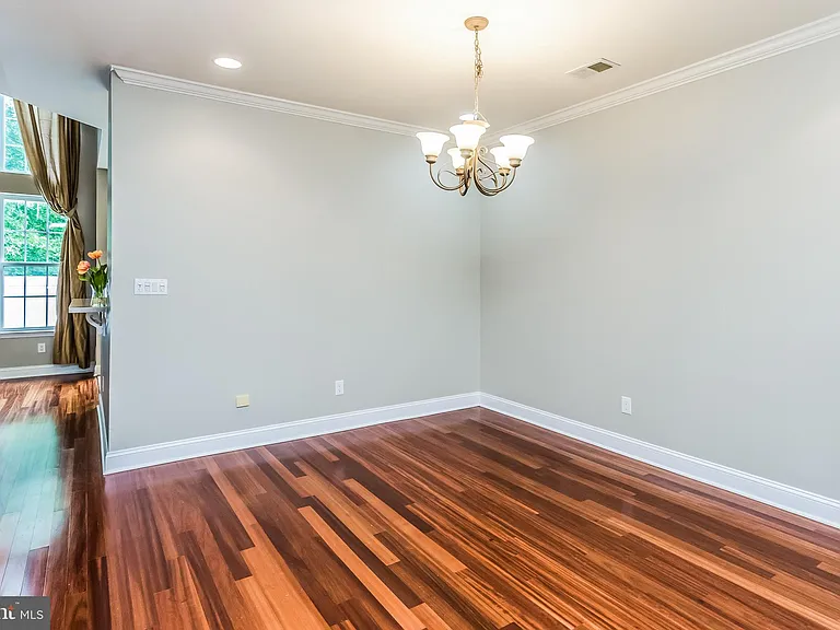 17 Lancaster Ct — Photo 9