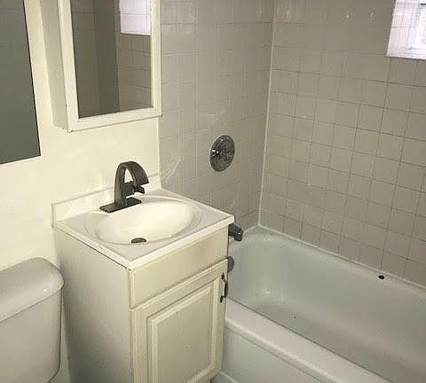 4th image of 2240 W Berteau Ave APT 1W
