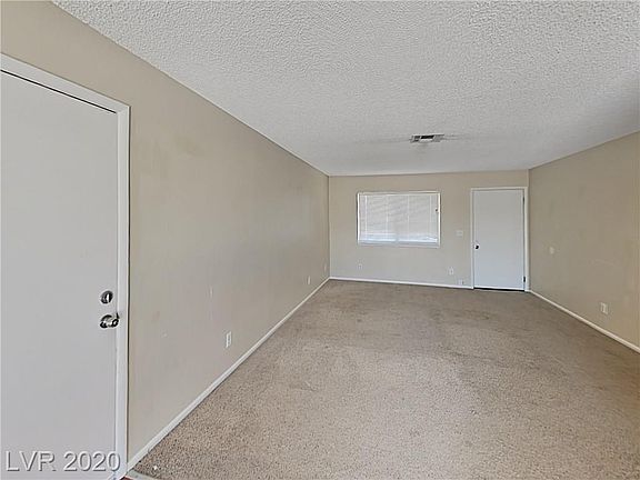 5th image of 3693 E Colton Ave