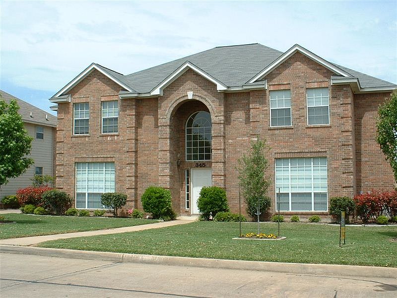 Stone Hill Front Lawn