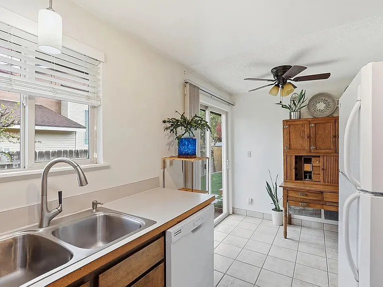 149- 1735, 1737 NE Wichita Way — Photo 34