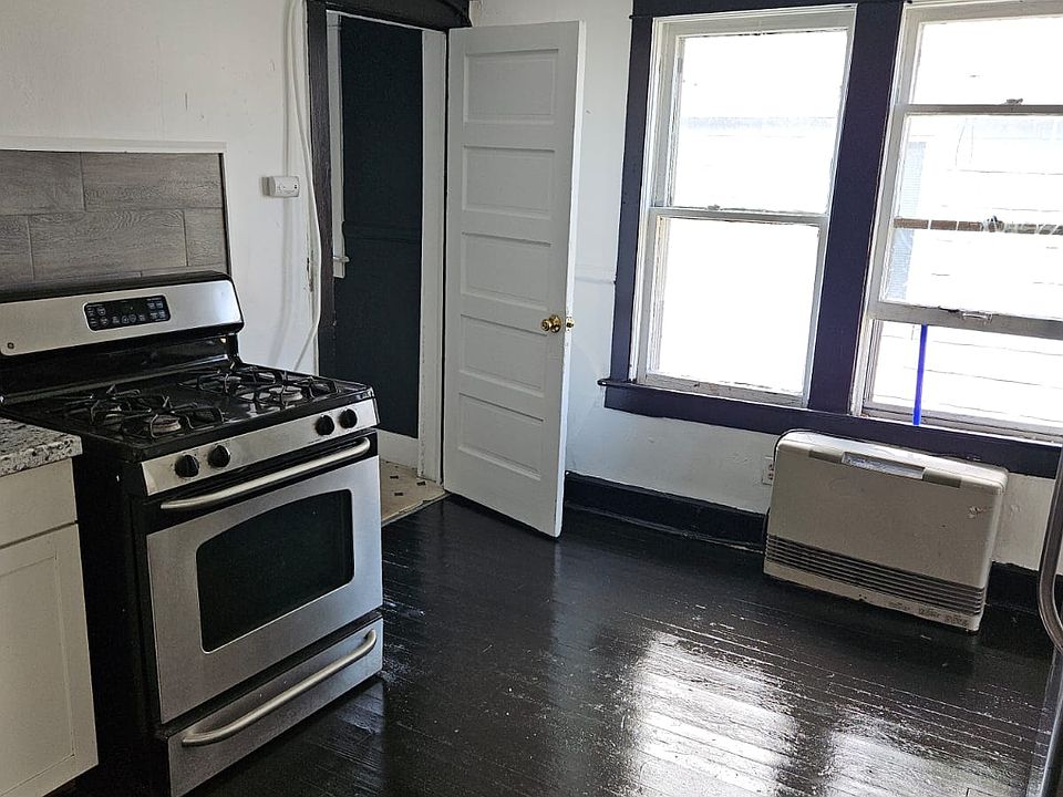 1st image of 17 Holland St APT 4
