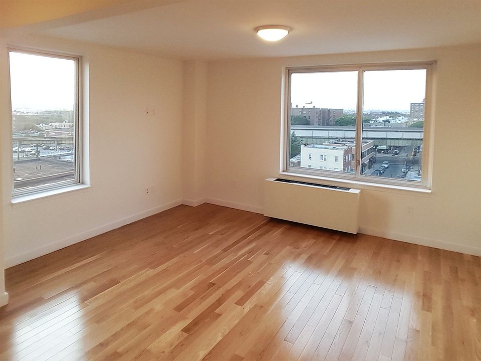 2nd image of 5205 Queens Blvd APT 6H