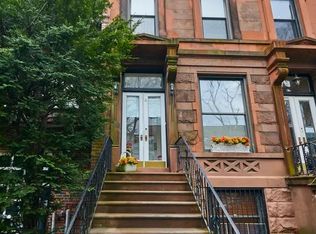 16 1st Pl, Brooklyn, NY 11231