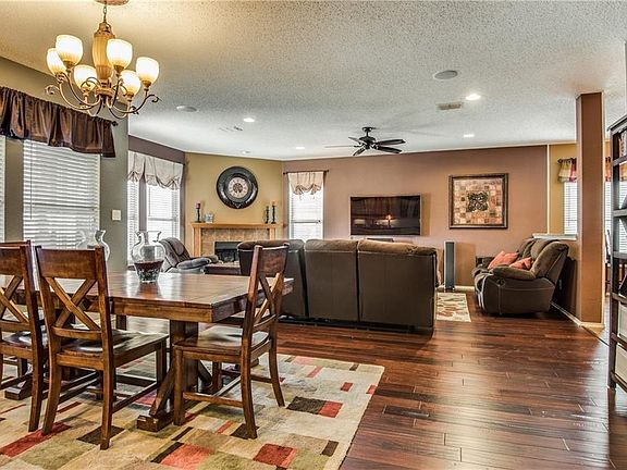 5th image of 2605 Timberwood Dr