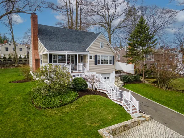 241 Knollwood Drive, Fairfield, CT 06824