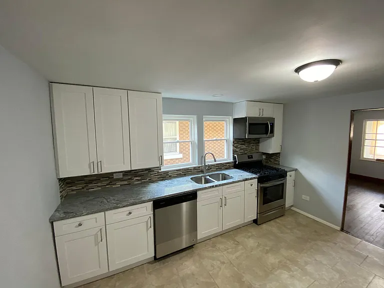 712 Oakland Ave — Photo 3