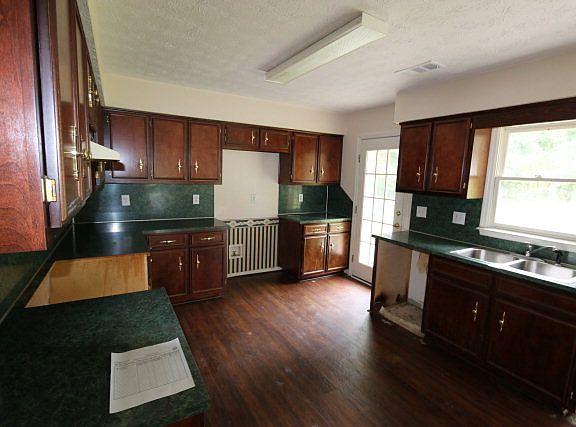 4th image of 32 Lee Road 509