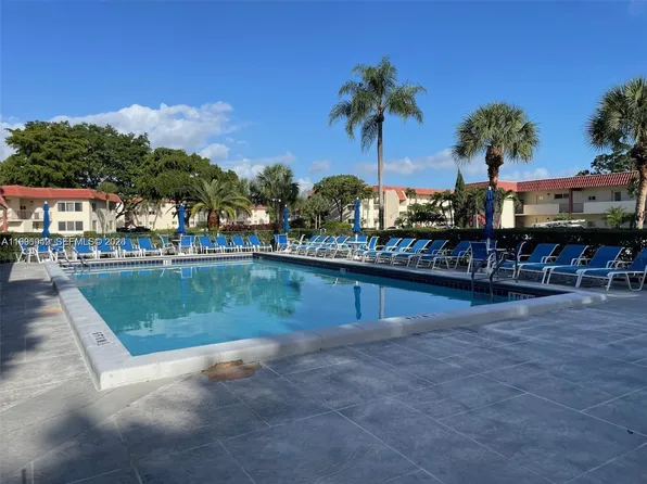 8940 S Hollybrook Blvd APT 306, Hollywood, FL 33025