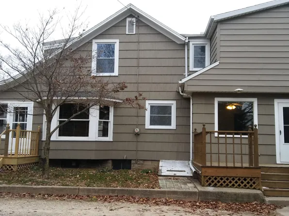 5915 Pipestone Rd, Sodus, MI 49111