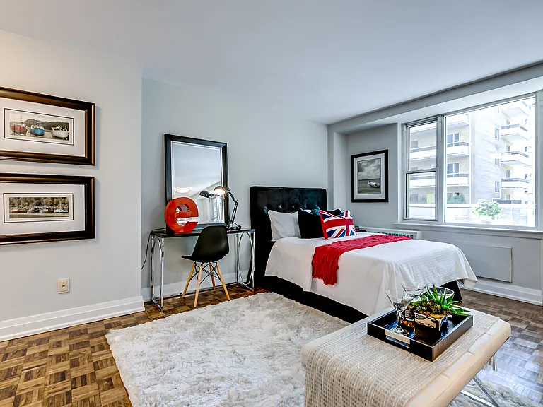550 Jarvis St — Photo 6