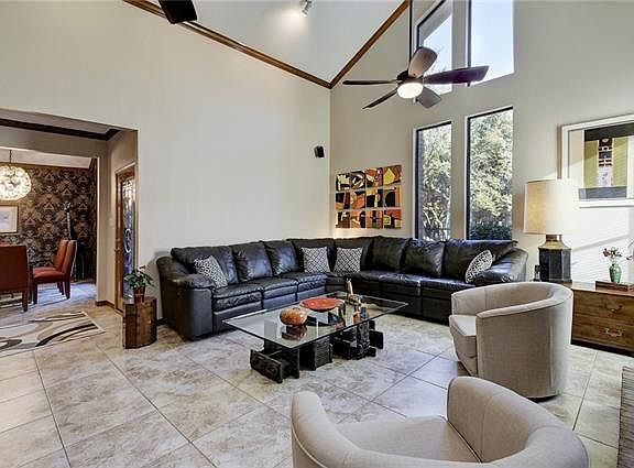 4th image of 3808 Turkey Creek Dr