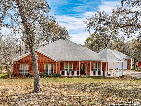 2nd image of 225 Whispering Oaks Dr